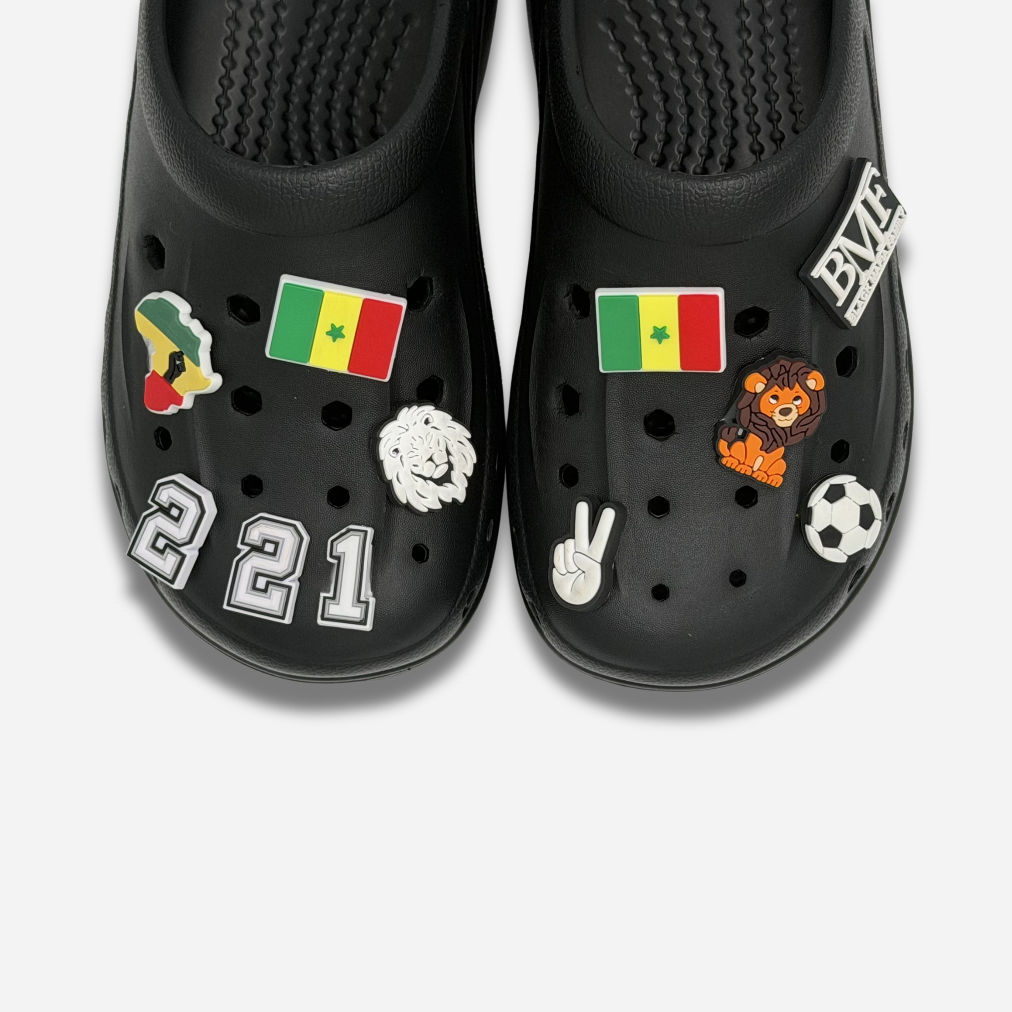 Packung mit 11 StollenCharmsn für Clogs – Senegal