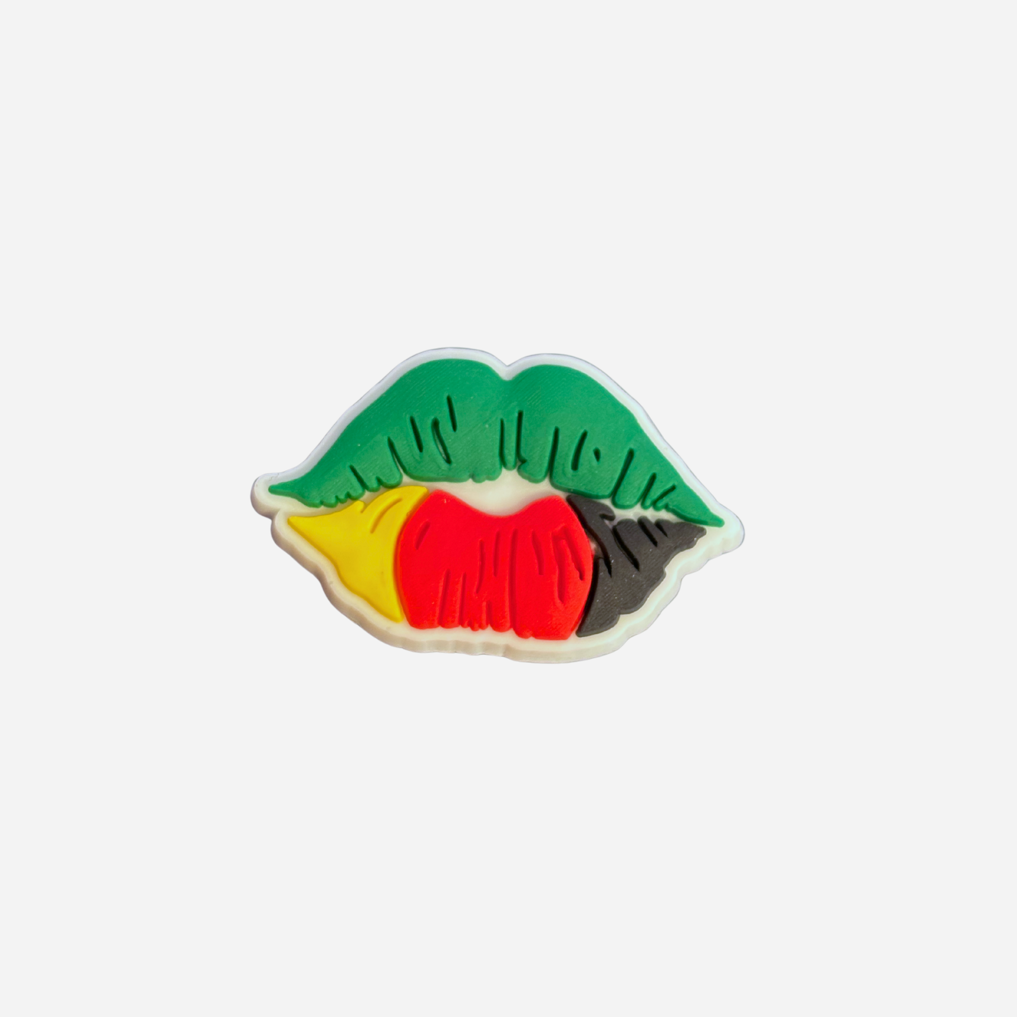 pins bouche rouge vert jaune noir