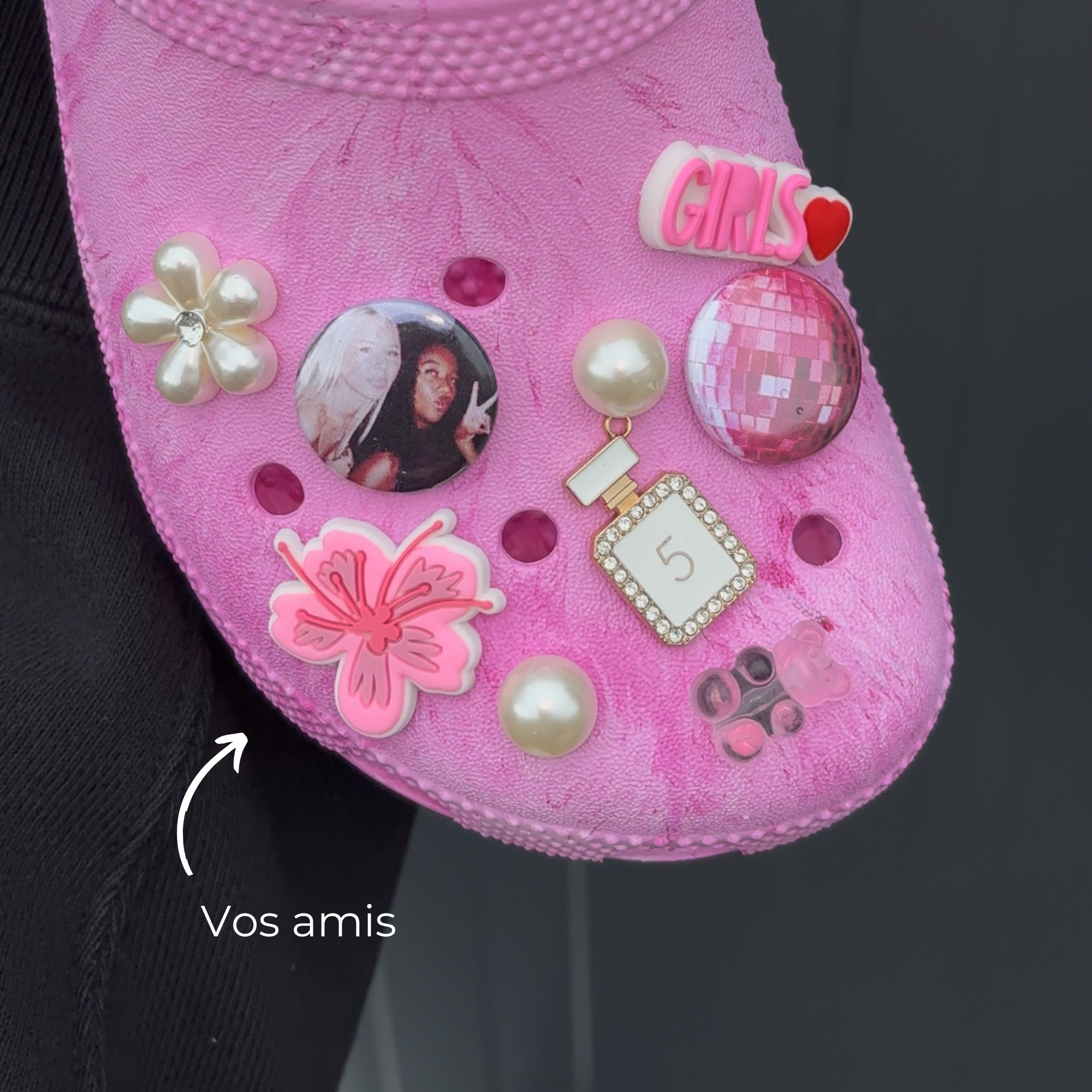 pins logo personnalisé amis